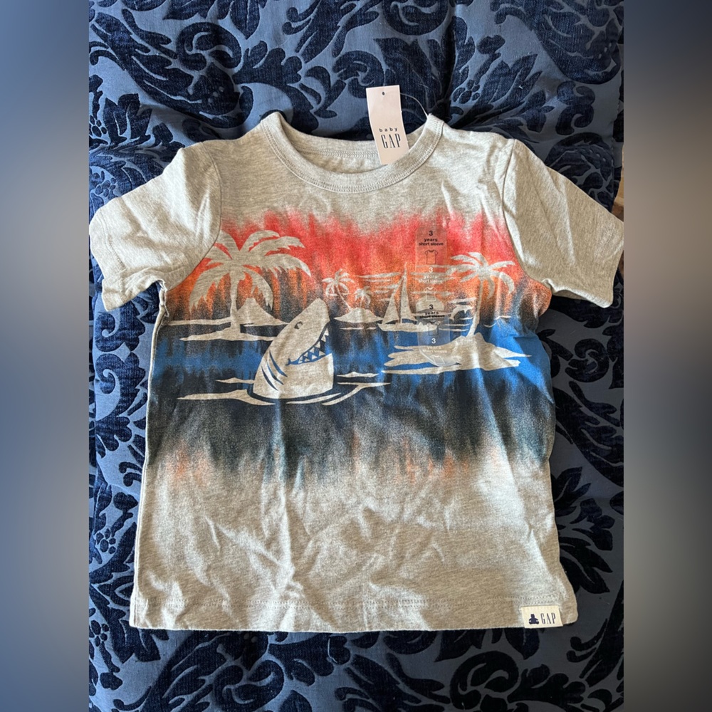 Gap Boys shark print tee shirt NWT